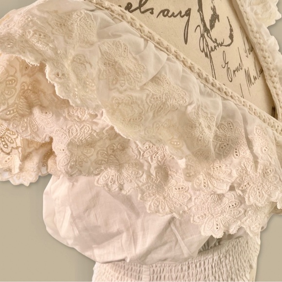 Jennifer & Grace Beige Eyelet Lace Ruffle V Neck Blouse - S - Picture 7 of 14